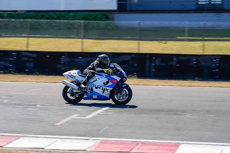 donington no limits trackday;donington park photographs;donington trackday photographs;no limits trackdays;peter wileman photography;trackday digital images;trackday photos